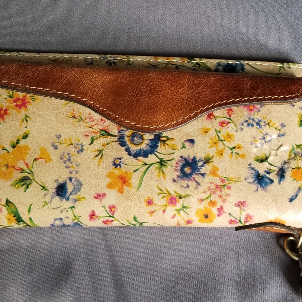 (Lower price)Patricia Nash wallet